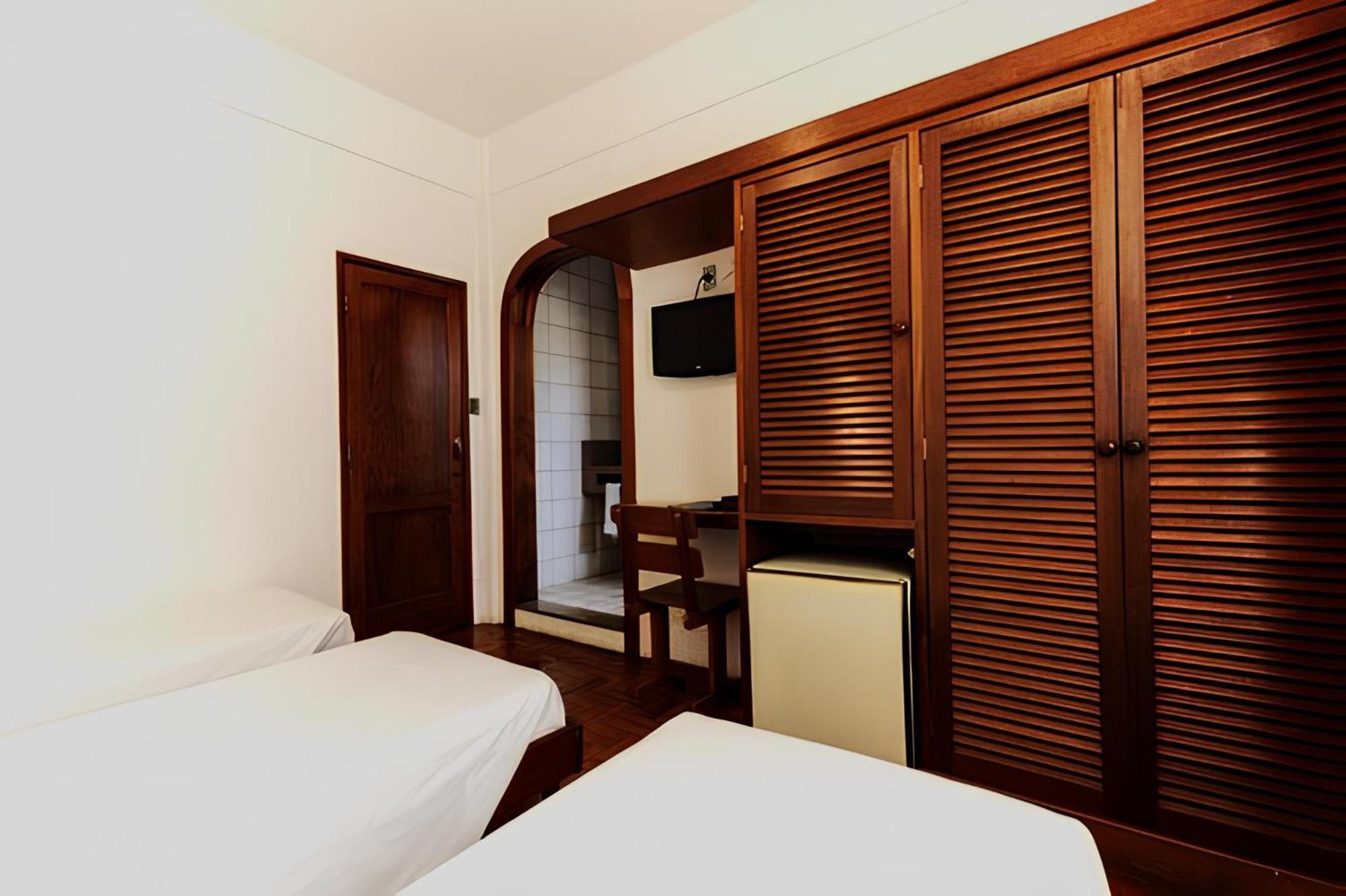 Voa Hotel Uniao Каксамбу Екстериор снимка